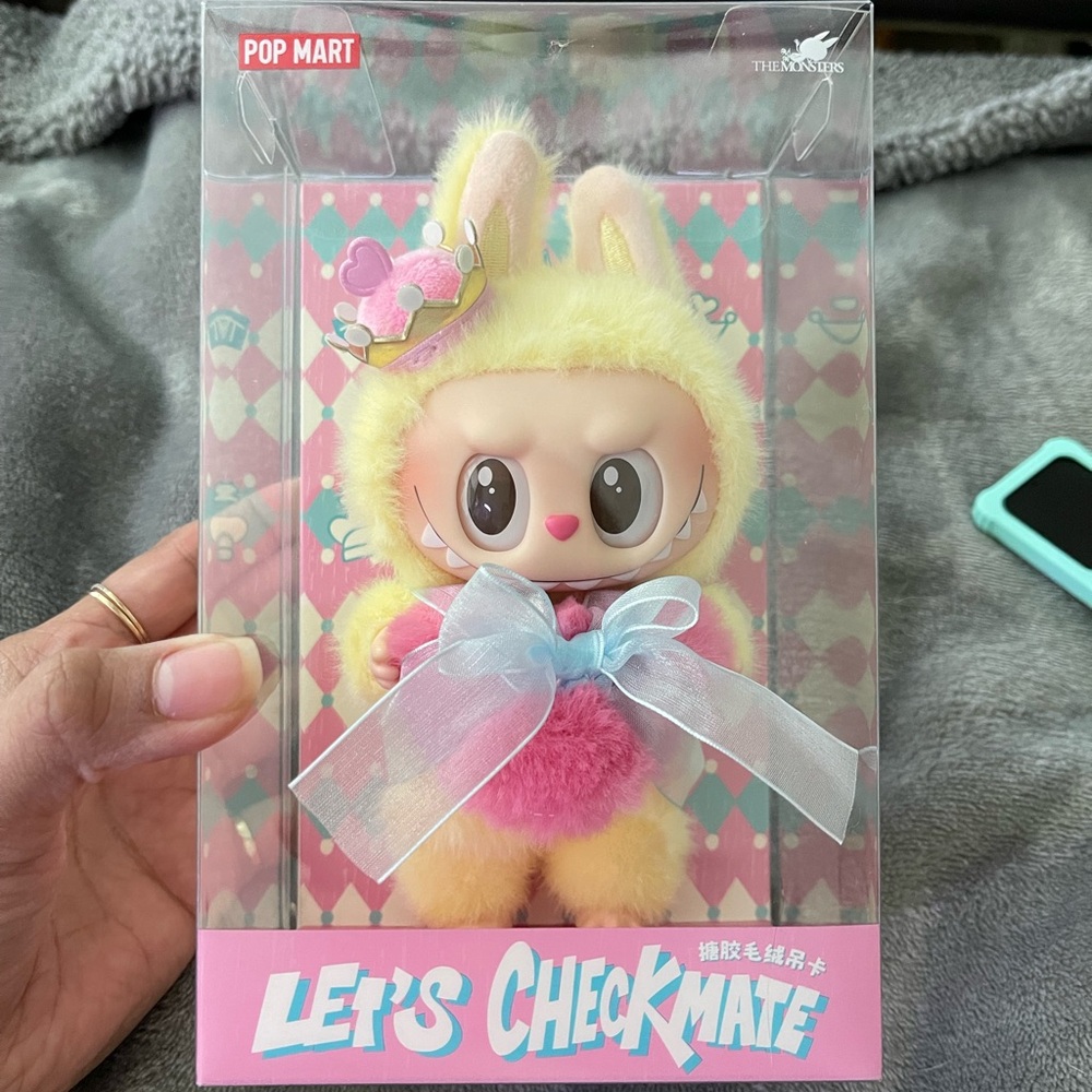 POP MART Let’s Checkmate Labubu